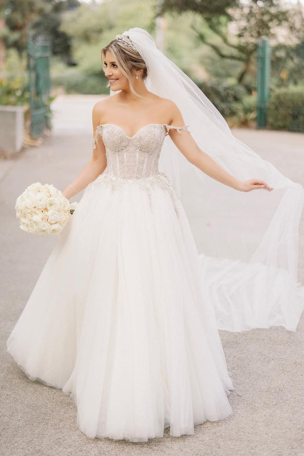 A Line Sweetheart Tulle Wedding Dress with Beading N095