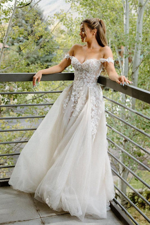 A Line Off the Shoulder Tulle Wedding Dress with Appliques N093