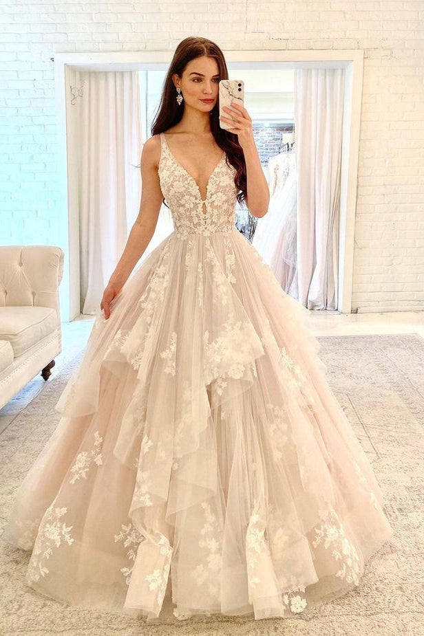 Charming Ball Gown V Neck Tulle Wedding Dress with Appliques N106