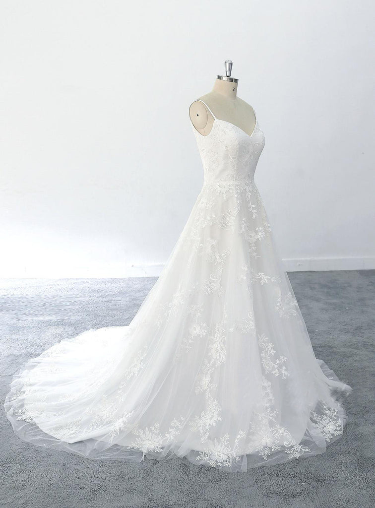 Exquisite Lace Appliques Wedding Dress A-line Tule Beach Wedding Dress OKU71