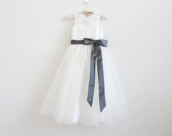 Light Ivory Lace Tulle Long Sleeveless Flower Girl Dresses With Dark Grey Sash/Bows OK212